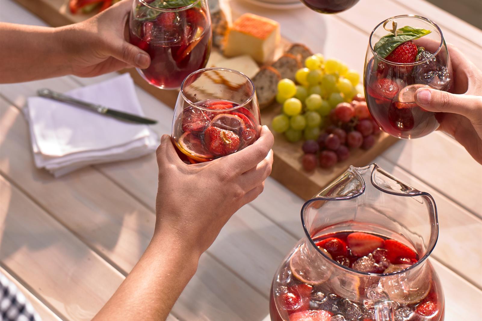 Party Favorite: 5-Minute Sangria - Dash Of Evans