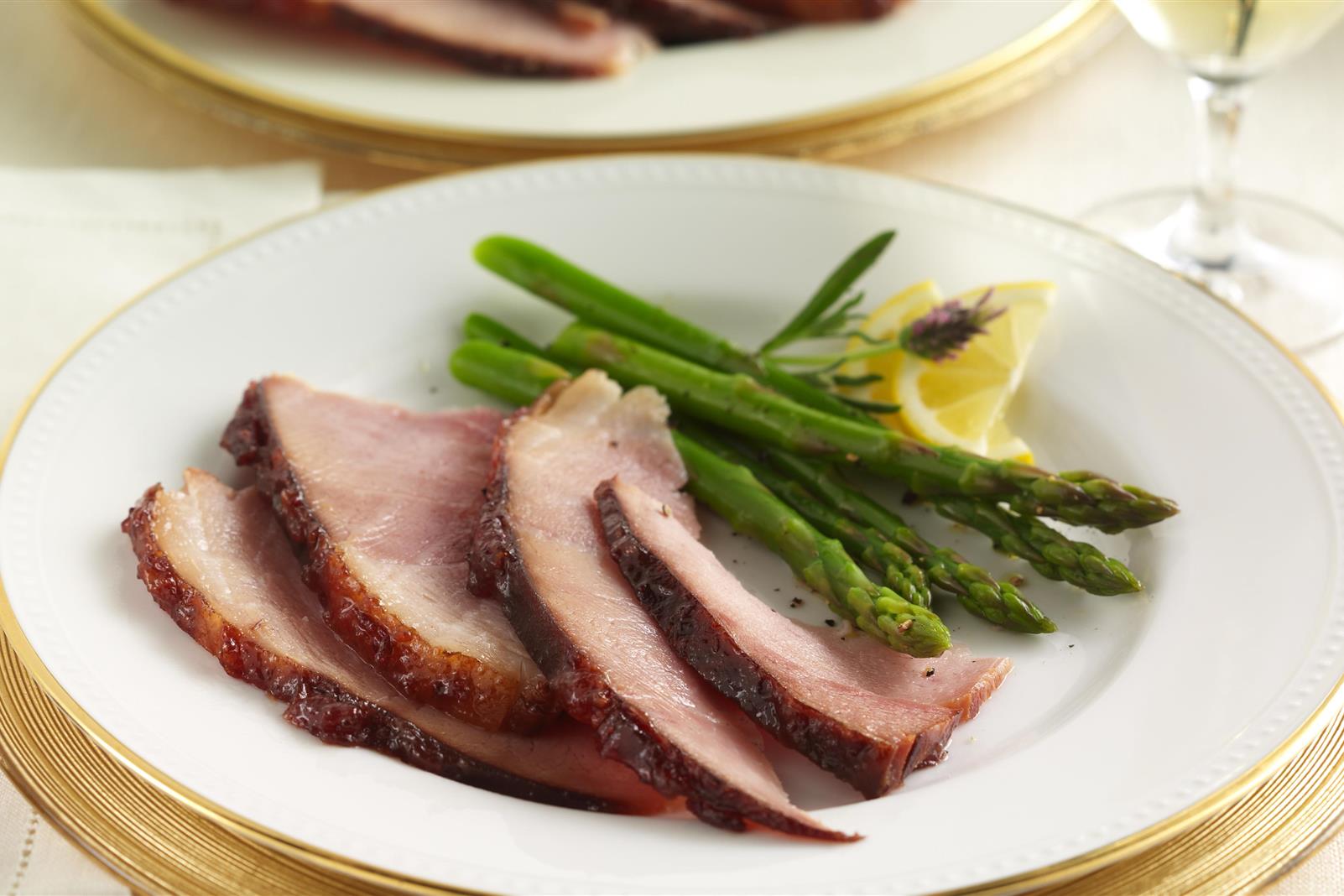 https://www.oceanspray.com/-/media/OS/US/DotCom/recipes/Main-Courses/Holiday-Glazed-Ham_DETAIL_2301.ashx