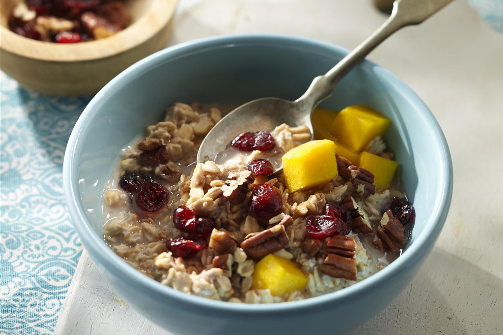 https://www.oceanspray.com/-/media/OS/US/DotCom/recipes/Main-Courses/Overnight-Oatmeal_DETAIL_3110.ashx