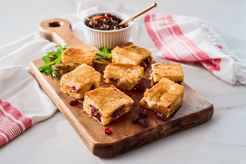 Mini Grilled Cheese Appetizers with Cranberry Caramelized Onion Dip