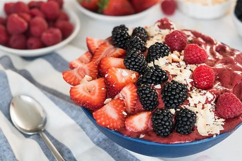 Cranberry Blackberry Smoothie Bowl