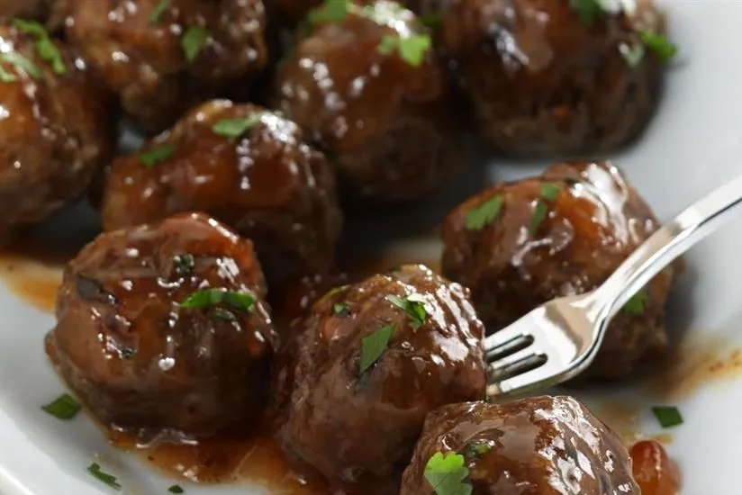 Cocktail Meatballs in Fruity Chutney Sauce